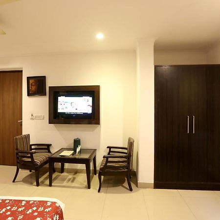 Airport Hotel Chanakya Delhi Új-Delhi Kültér fotó