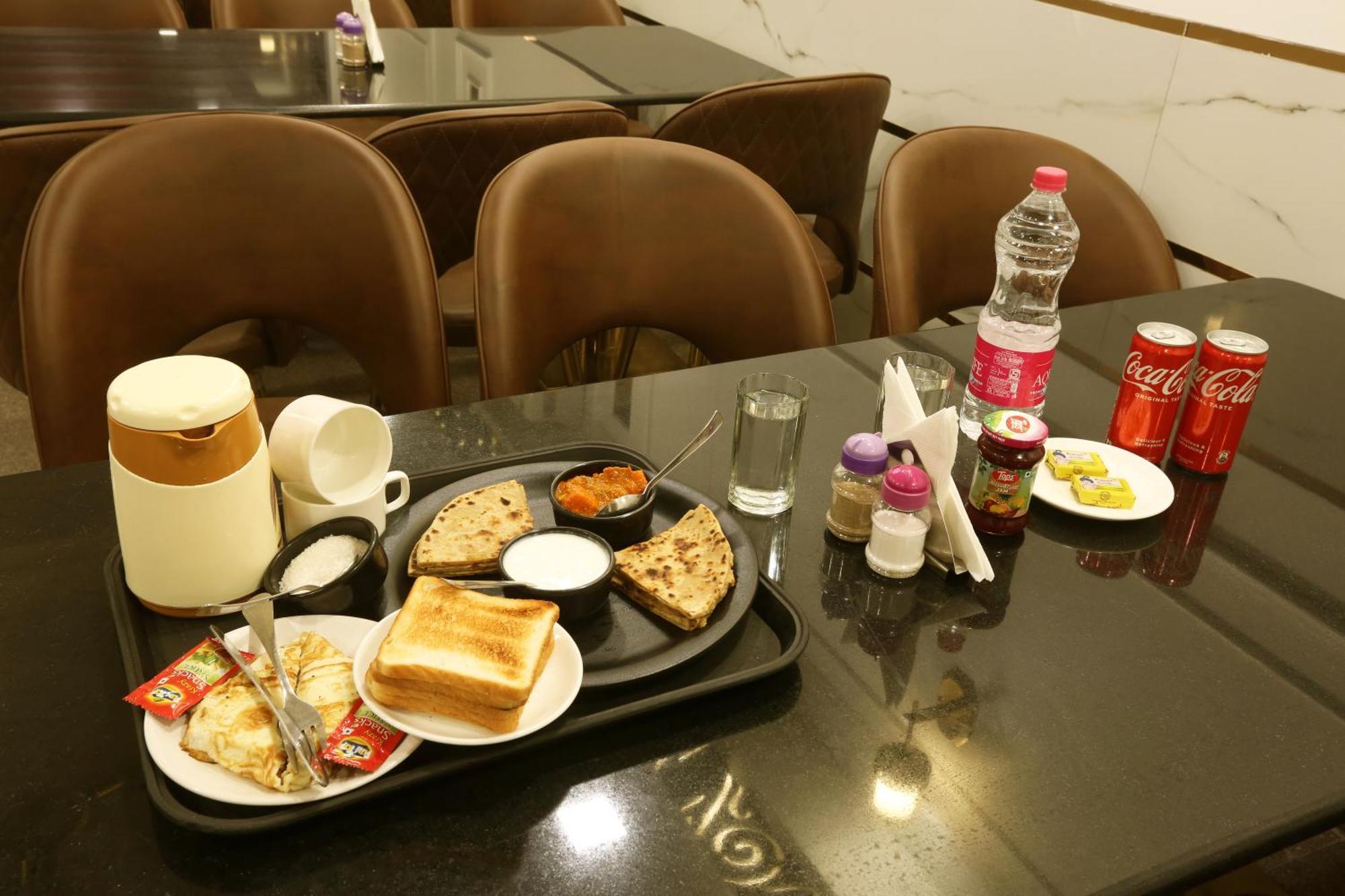 Airport Hotel Chanakya Delhi Új-Delhi Kültér fotó