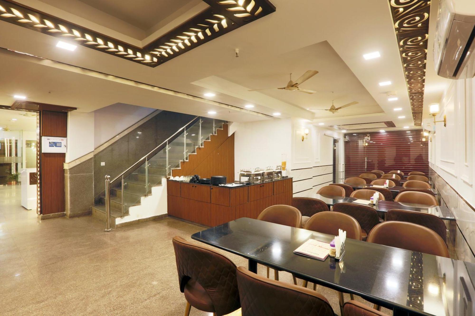 Airport Hotel Chanakya Delhi Új-Delhi Kültér fotó
