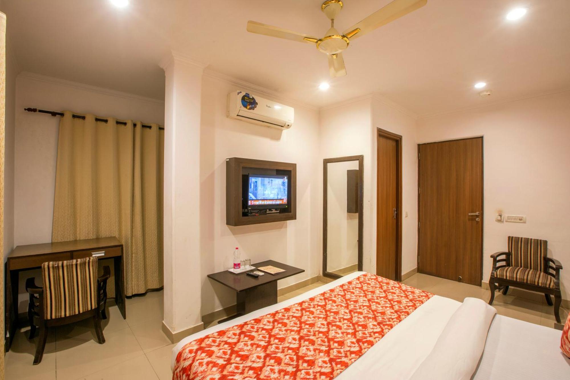 Airport Hotel Chanakya Delhi Új-Delhi Kültér fotó