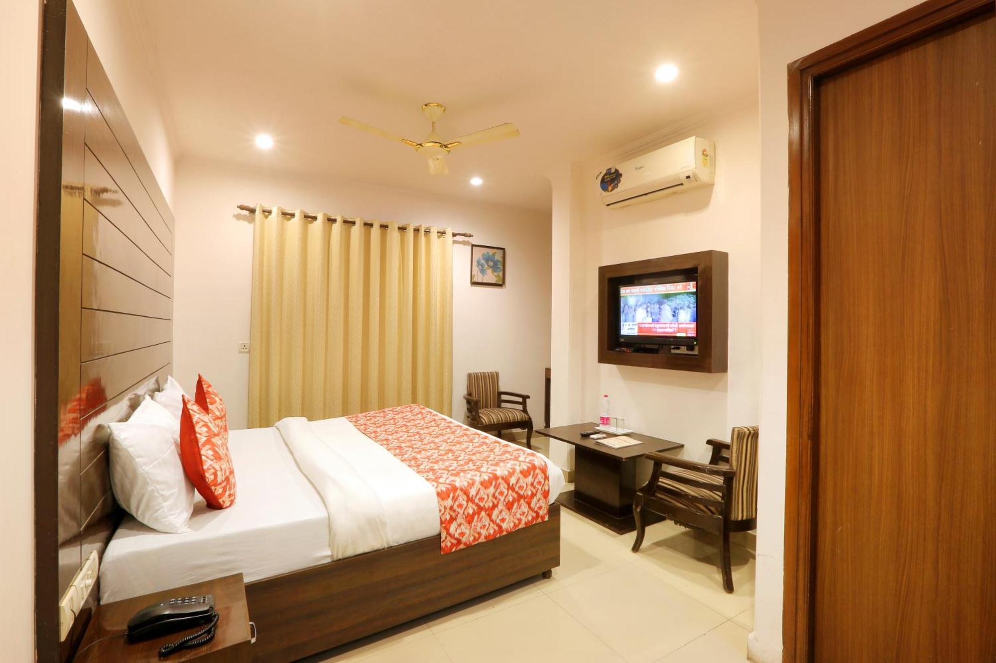 Airport Hotel Chanakya Delhi Új-Delhi Kültér fotó